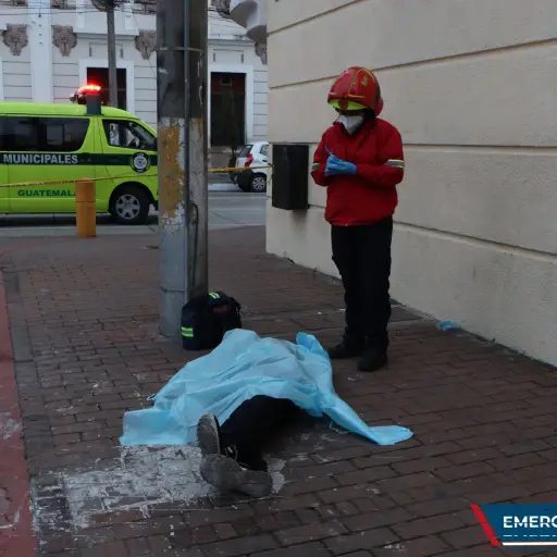 Peatón es asesinado en la 18 calle de la ciudad de Guatemala. / Foto: CBM