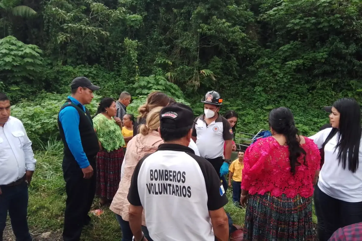 El accidente sucedió en el kilómetro 232 de la ruta de Chisec hacia Cobán, en Alta Verapaz. / Foto: CVB