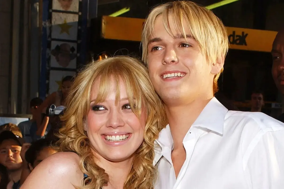 holary duff aaron carter, 