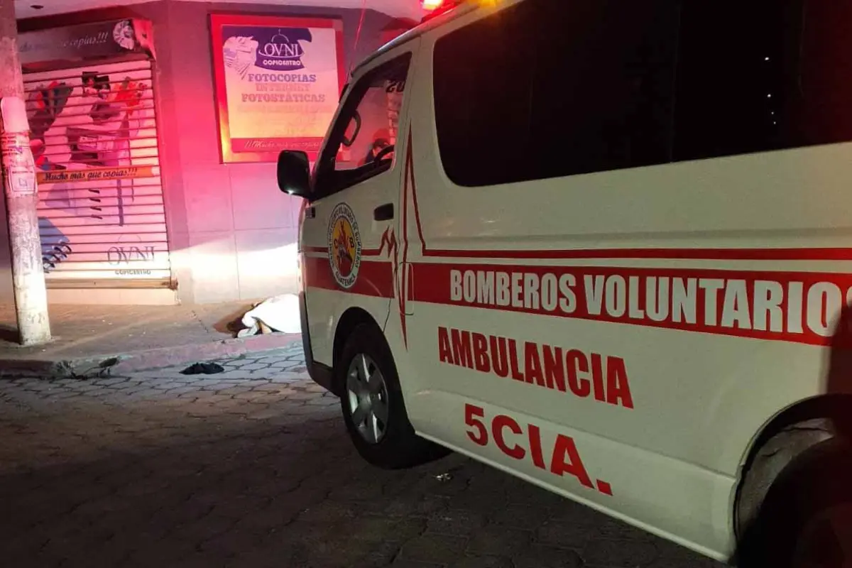 Mujer de 19 años cayó de un cuarto piso en edificio de Xela, 