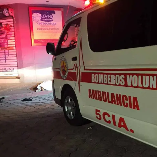 Mujer de 19 anos cayo de un cuarto piso en edificio de Xela ,
