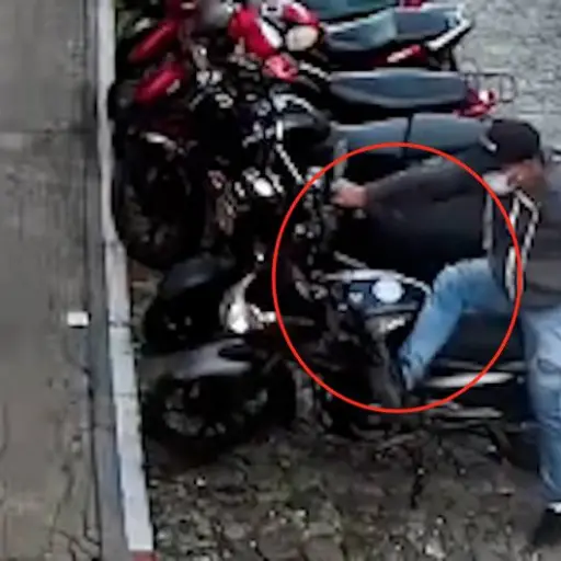 Así operan una banda de robamotos en la Antigua Guatemala ,