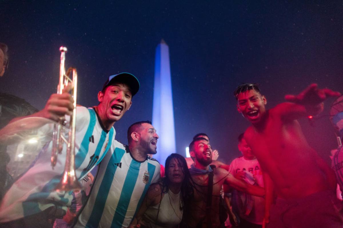El Obelisco en Argentina celebró el pase a la final ante Croacia