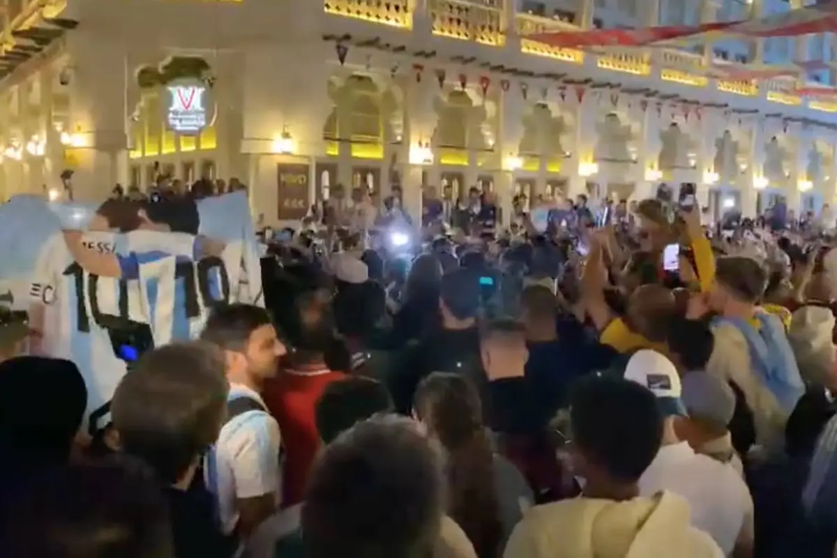 banderazo-hinchas-argentina-qatar-2022-emisoras-unidas-,