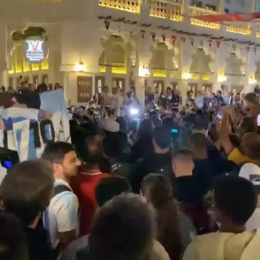 banderazo-hinchas-argentina-qatar-2022-emisoras-unidas- ,