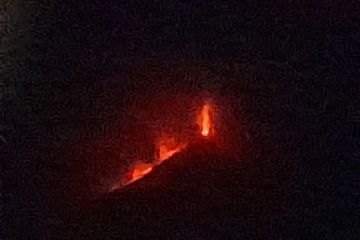 Alertan por actividad en el volcán de Fuego, 