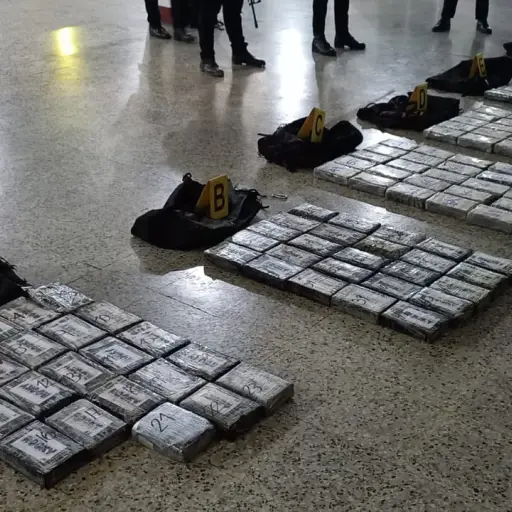 Incautan cocaína en un buque que zarpó de Colombia. / Foto: PNC