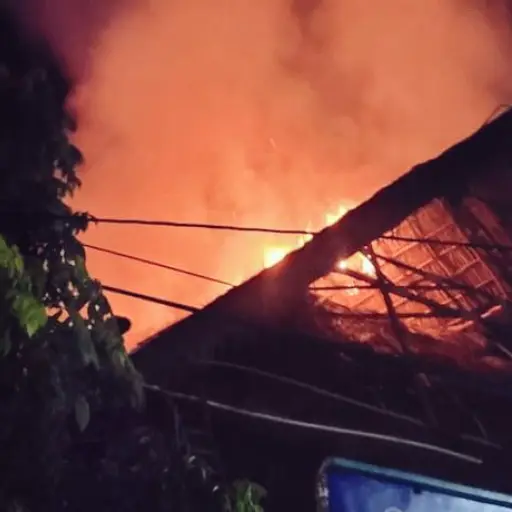 Arde discoteca en el puerto San José. / Foto: CVB