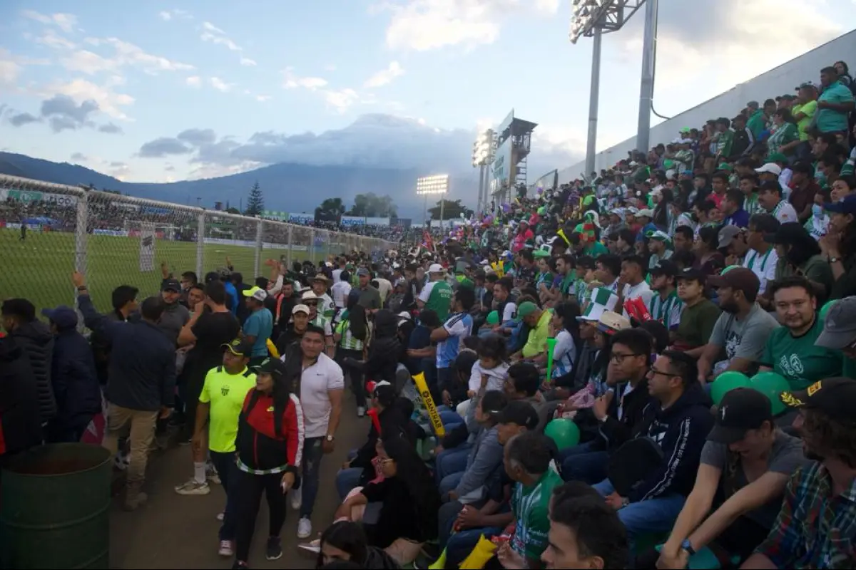 Ambiente-estadio-pensativo.jpeg, 