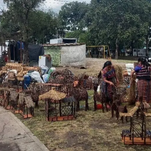 Ventas navideñas en el polideportivo San Francisco de Asís. / Foto: Emisoras Unidas