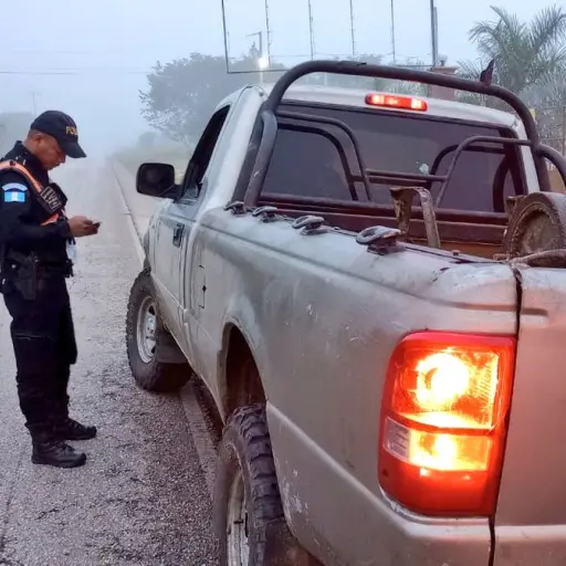 Policía durante un operativo en Petén. / Foto: Tránsito PNC