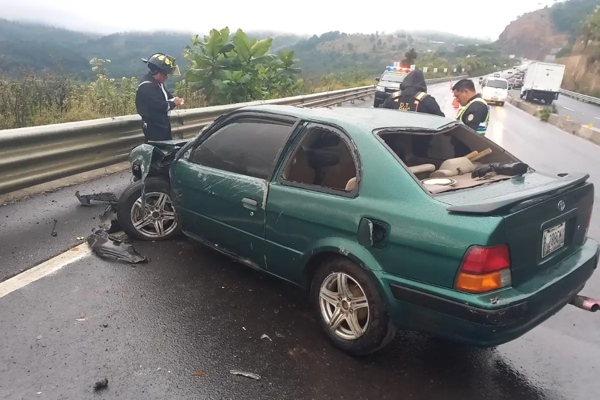 Accidente en el Libramiento de Chimaltenango. / Foto: CVB