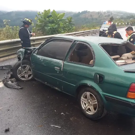 Accidente en el Libramiento de Chimaltenango. / Foto: CVB
