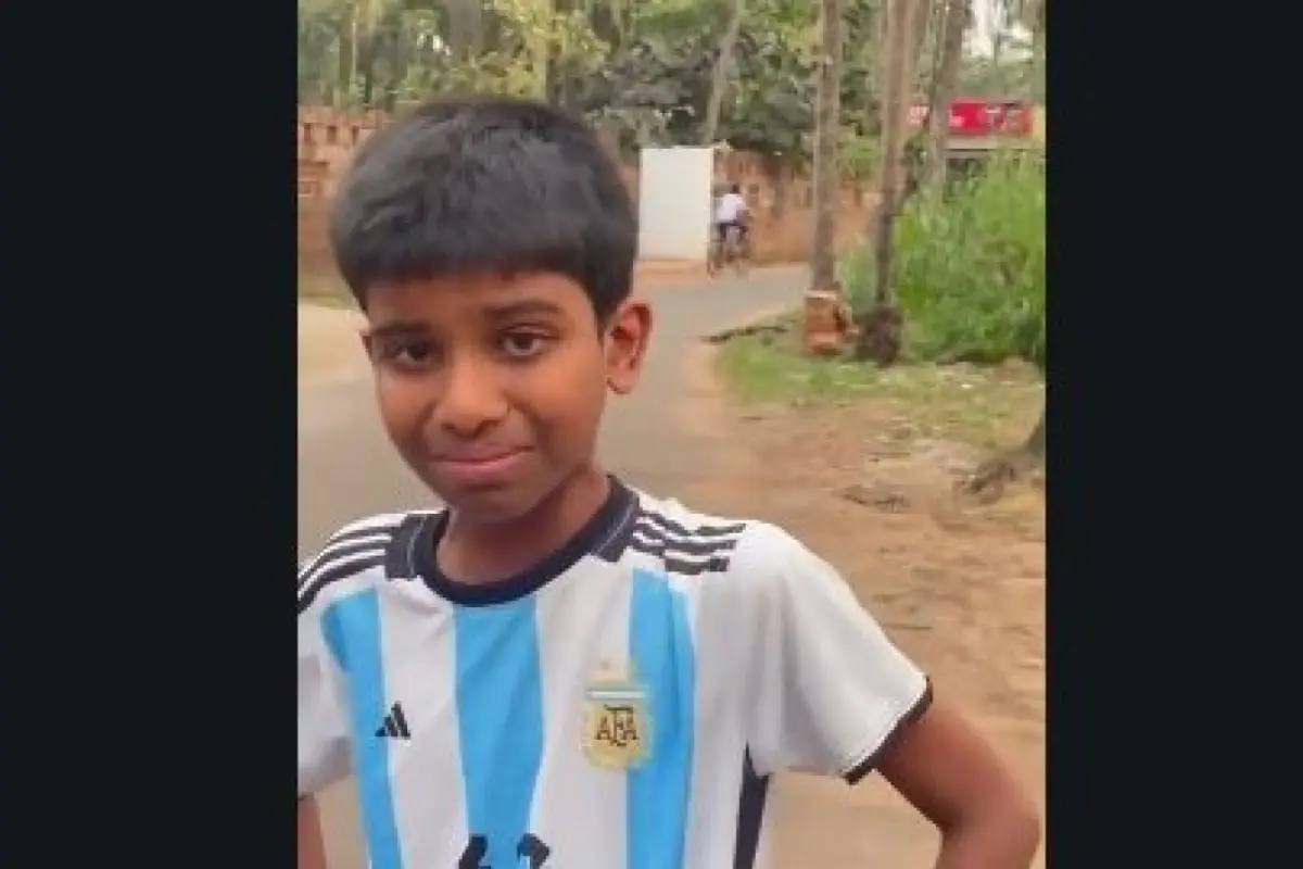 La historia del niño de India que sufrió bullying por apoyar a Argentina, 