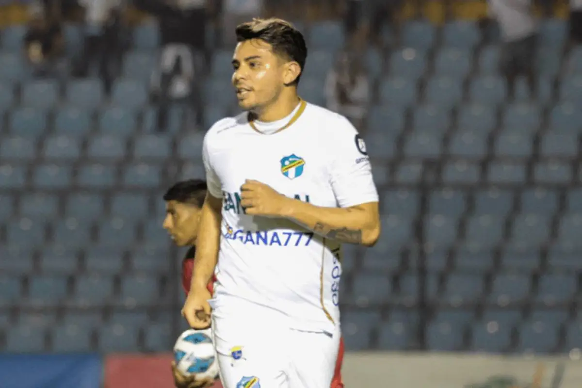 alexander-larin-habla-del-clasico-320-publinews-.png, 