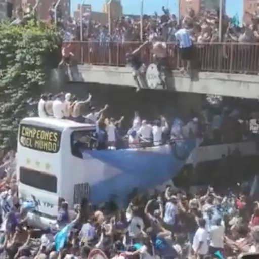 accidentes-festejos-argentina-mundial-qatar-2022-publinews- ,