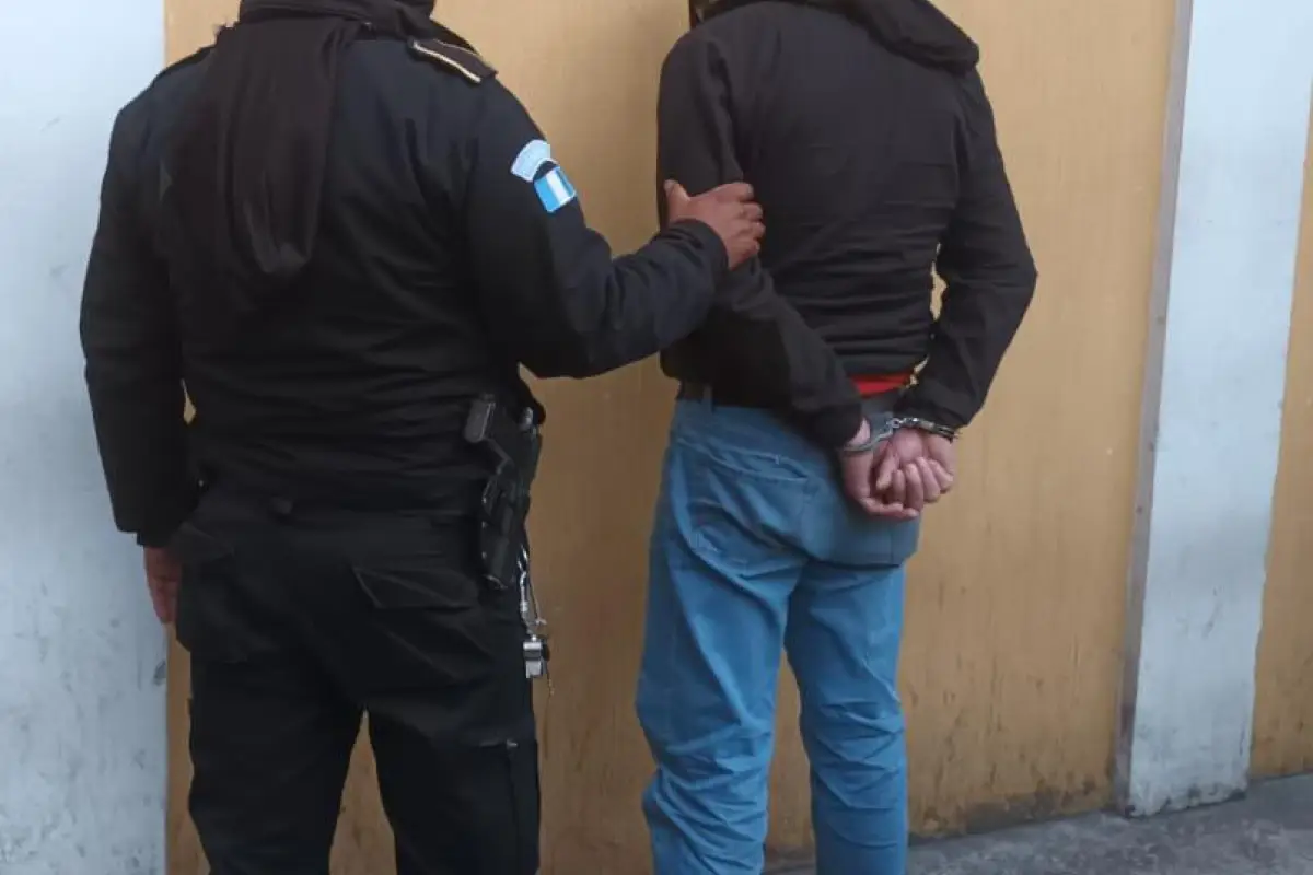 Chofer de autobús detenido en Huehuetenango. / Foto: PNC