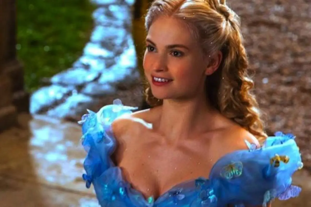 Lily James La Cenicienta enero 2023, 