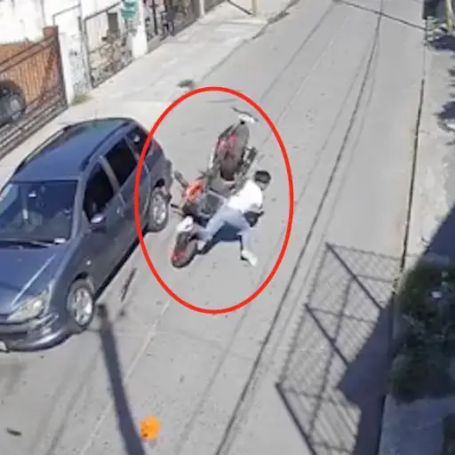 Motorista hace maniobra, choca y pierde la vida ,