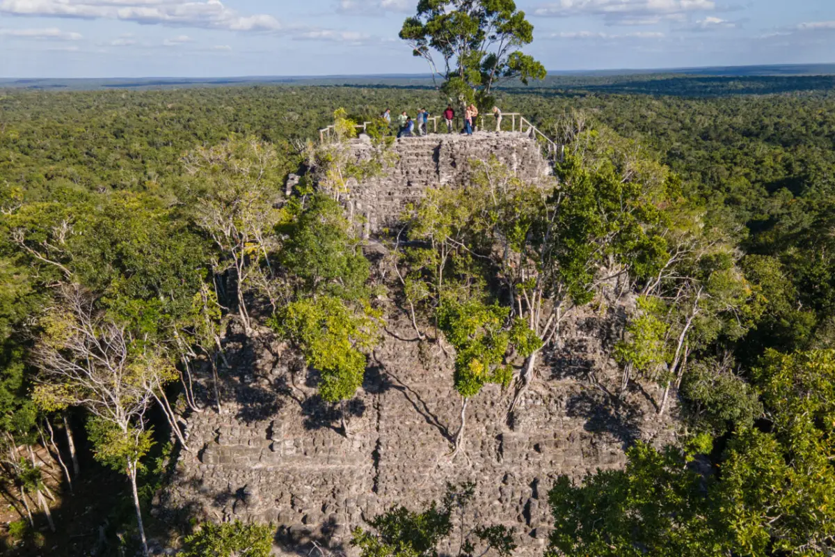 Vista aérea de la pirámide de La Danta en el sitio arqueológico El Mirador en San Andrés, Guatemala. Foto: AFP