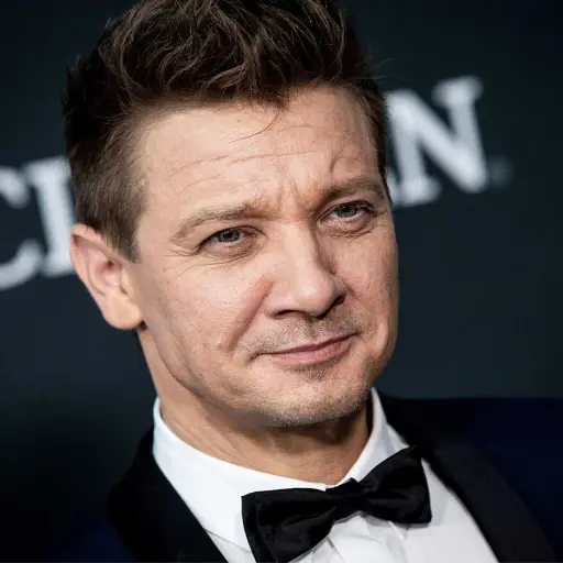 jeremy renner 1 ,