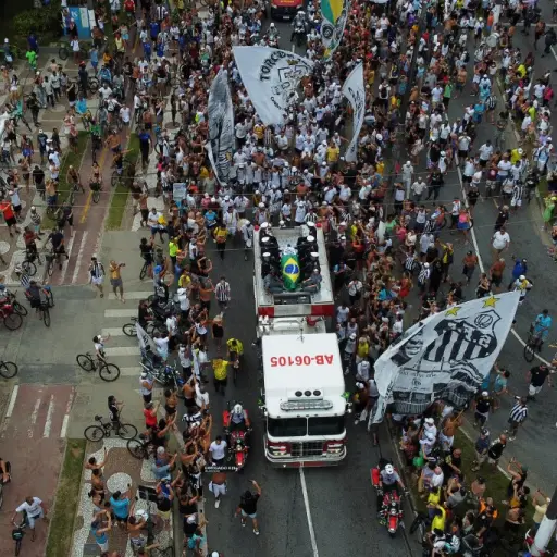 Fanaticos-Pele-Despiden-Idolo-Funeral ,