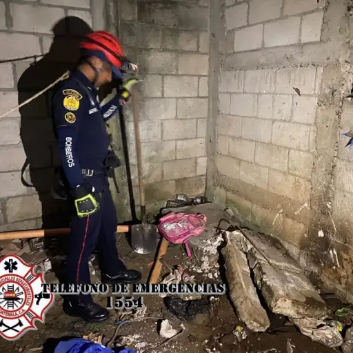 El cuerpo de la menor fue encontrado en una vivienda abandonada. Foto: Bomberos Municipales Departamentales
