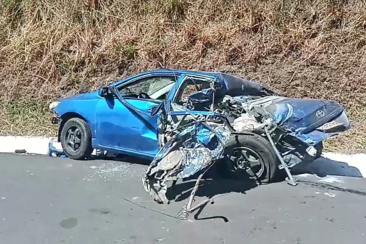 camión sin frenos que embistió un carro en autopista Palín-Escuintla, 