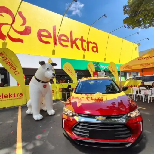 Elektra y RCA entrengan camioneta ,