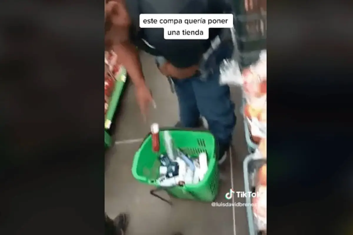 Hombre-es-descubierto-en-supermercado-cuando-entre-su-ropa-llevaba-mercadería.png, 