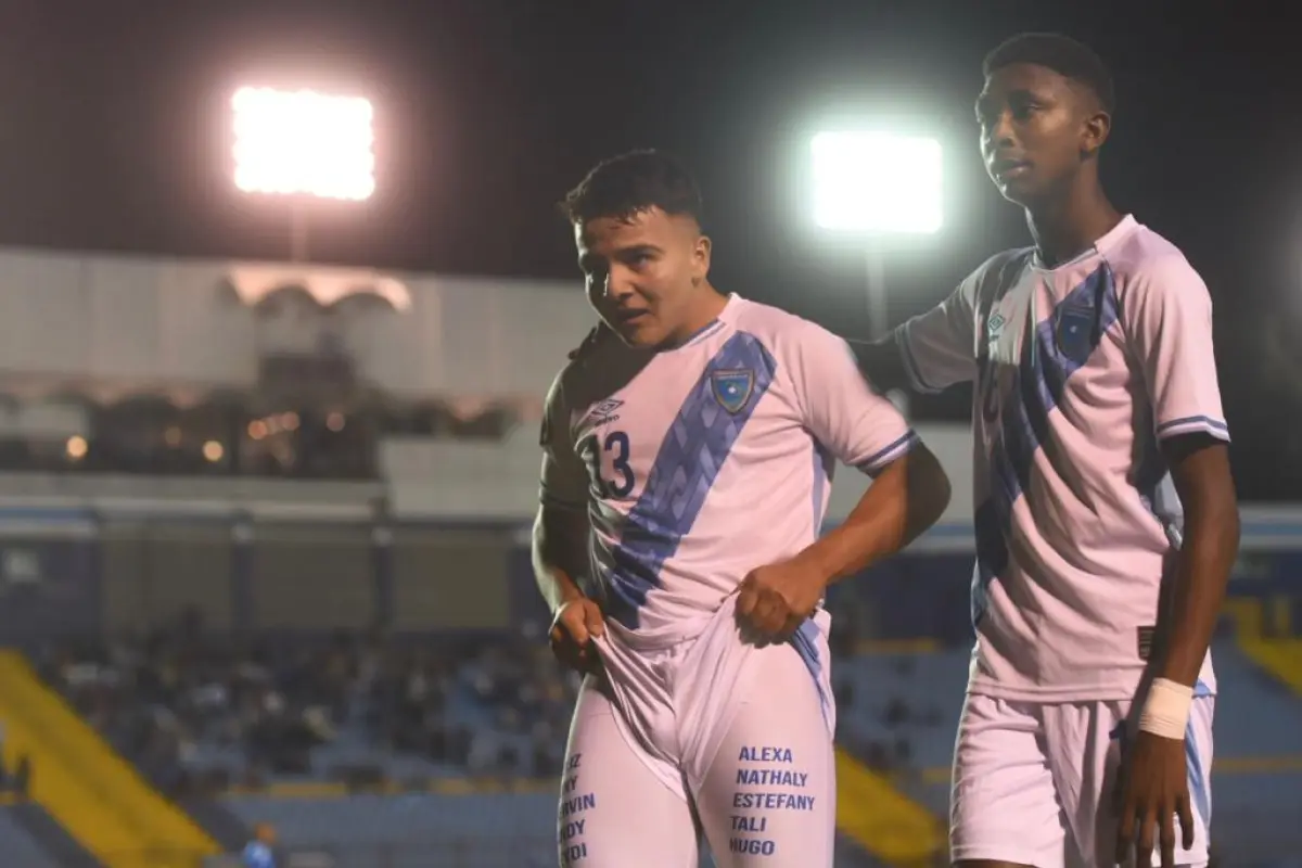 Celebración de Saúl Sagastume ante Jamaica - Omar Solís