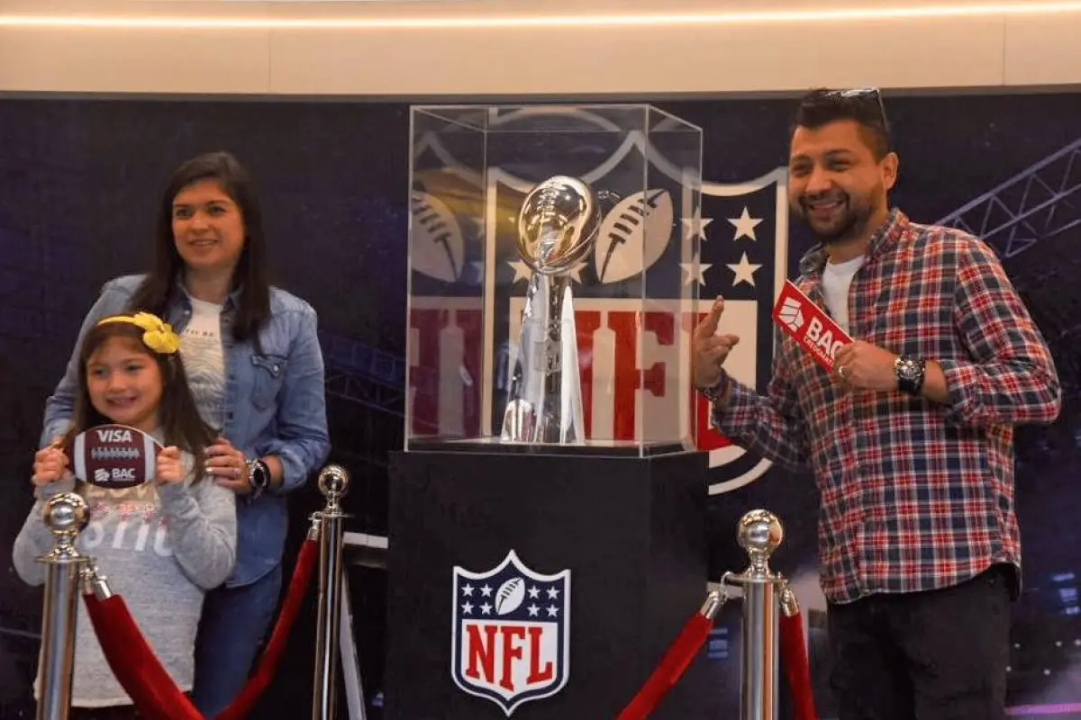 trofeo-del-super-bowl-en-guatemala-febrero-2023.png, 