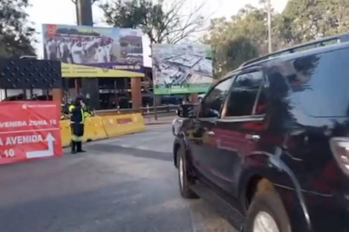 Precaución por cambios en señalización y desvíos en zona 10, 