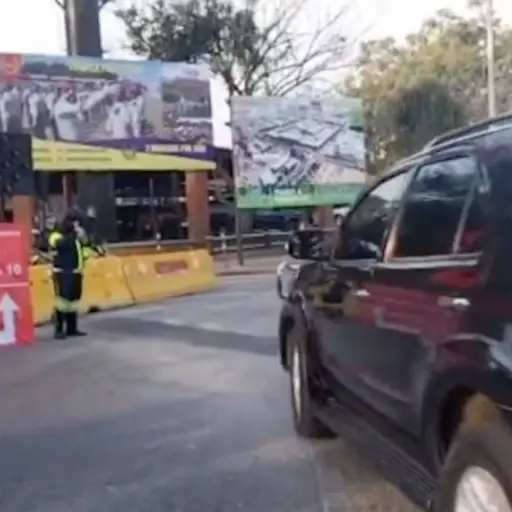 Precaución por cambios en senalización y desvíos en zona 10 ,