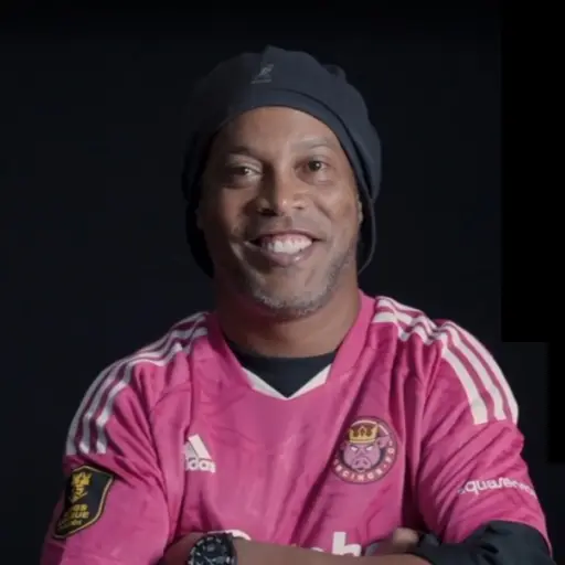Ronaldinho jugará en la Kings League de Piqué ,