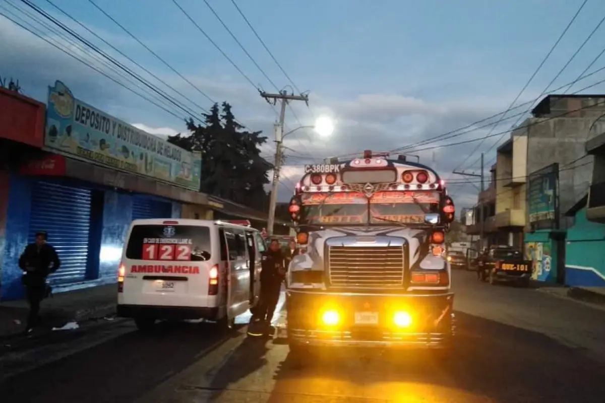 Asesiana-a-piloto-de-bus-en-Quetzaltenango-Febrero-2023.jpg, 