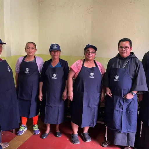 Entregan donativo de uniformes al Hogar Jesus de la Misericordia ,