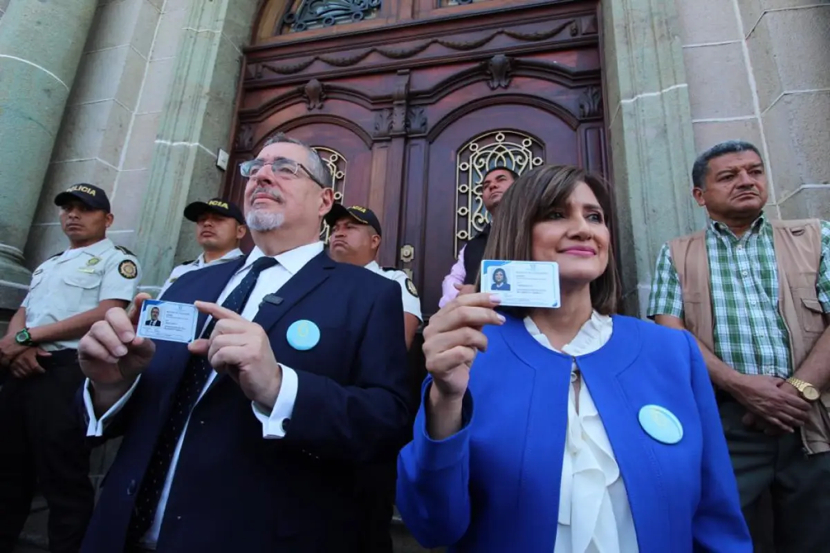 Binomio presidencial del Movimiento Semilla recibió credenciales de inscripción. 