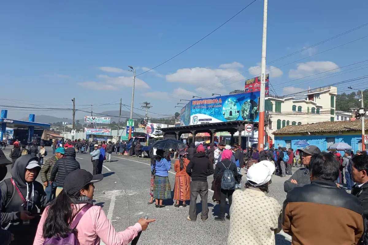 Bloqueo de los 48 Cantones en San Cristóbal, Totonicapán. Foto: Jimmy Chaclán/EU Departamentales