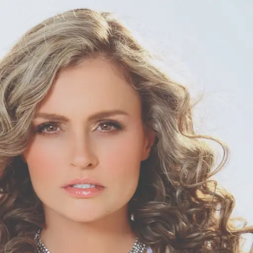 Aura Cristina Geithner ,