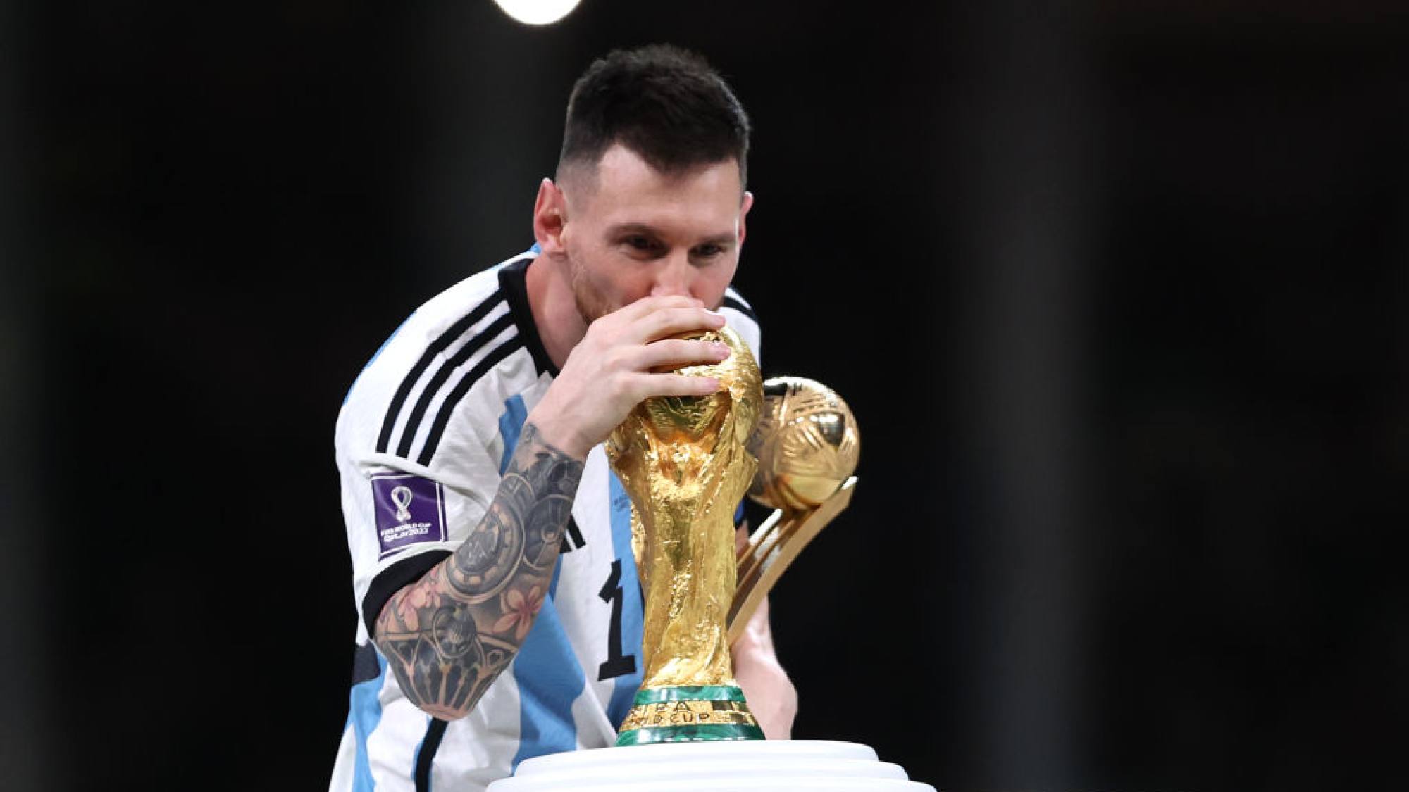 Messi presenta camiseta especial para su despedida con Argentina