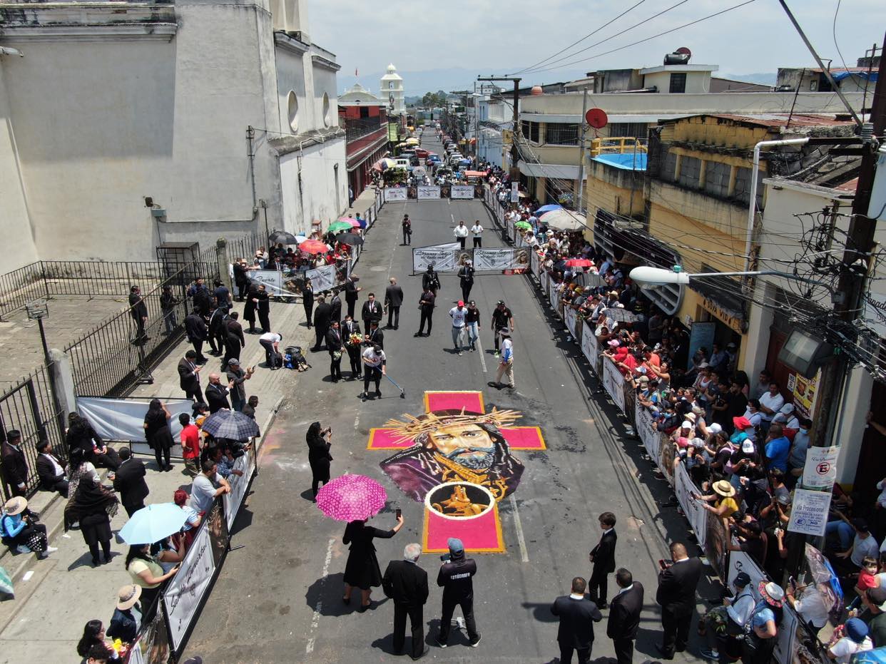 alfombra-la-abuelita-procesion-reseña-emisoras-unidas2 | 