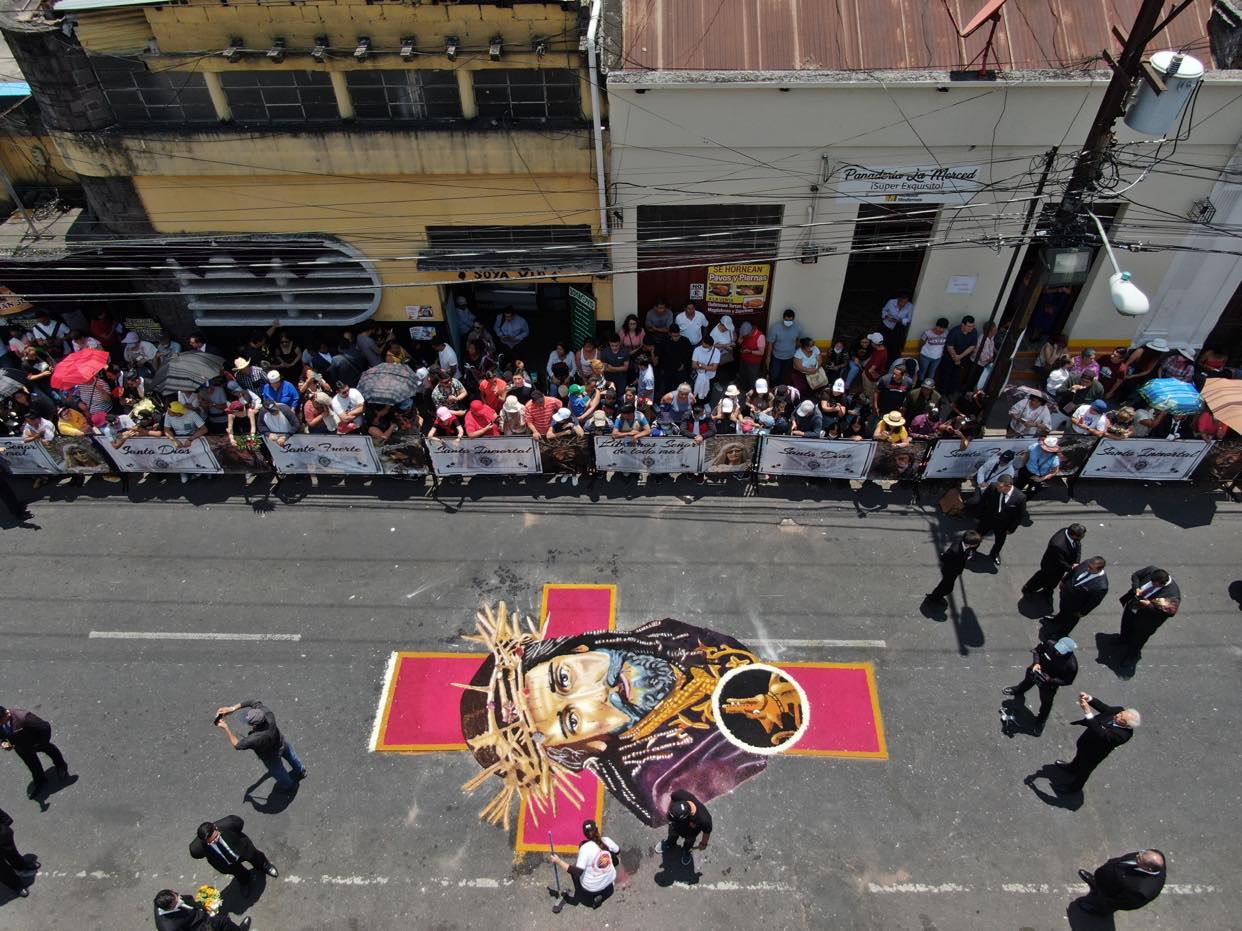alfombra-la-abuelita-procesion-reseña-emisoras-unidas3 | 