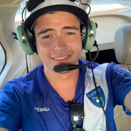 Atacan a balazos a guatemalteco mientras transmitia en vivo en EE.UU. ,