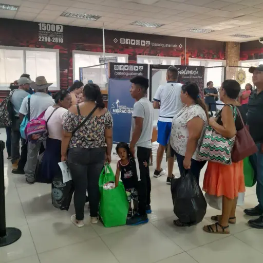 Los servicios en ese paso fronterizo también permanecerán cerrados durante los trabajos en el puente. ,Archivo.