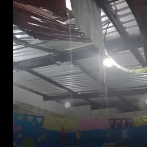 techo-escuela-chiquimula-lluvia-emisoras-unidas2 ,