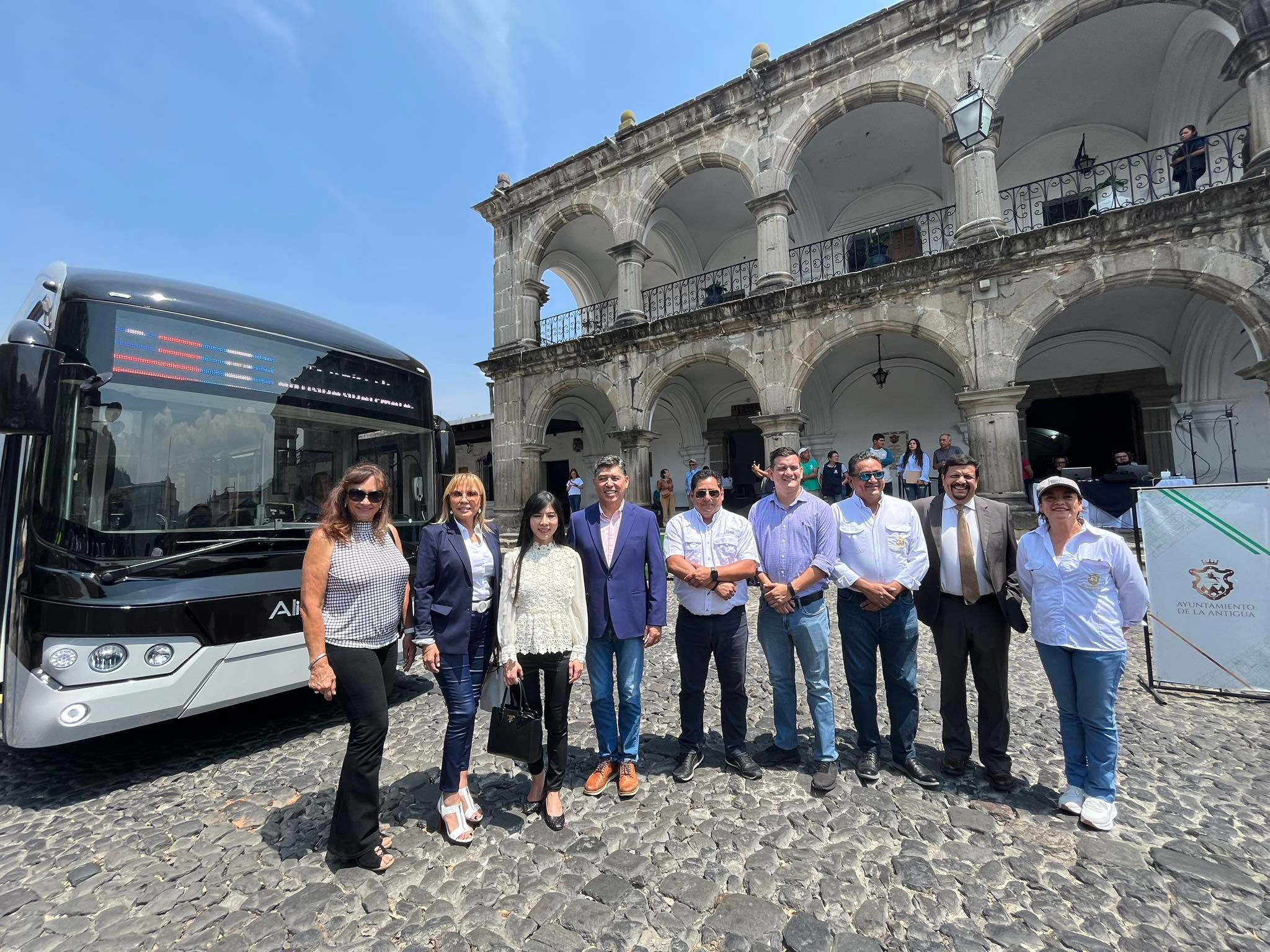 presentacion-bus-electrico-ayuntamiento-antigua-guatemala-1 | 