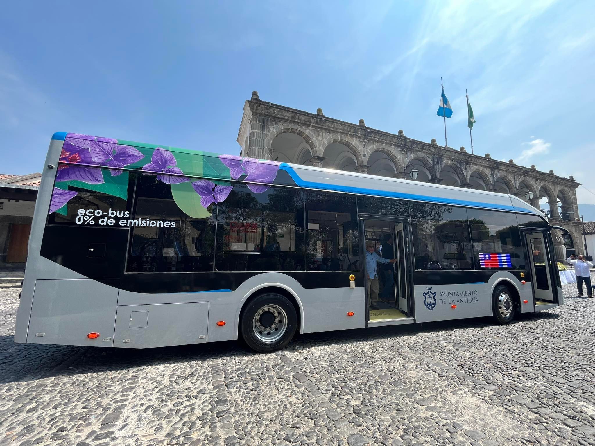 presentacion-bus-electrico-ayuntamiento-antigua-guatemala-4 | 