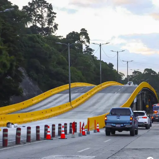Trafico-paso-a-desnivel-de-Santa-Rosalia-abril-2023-1320x742 ,