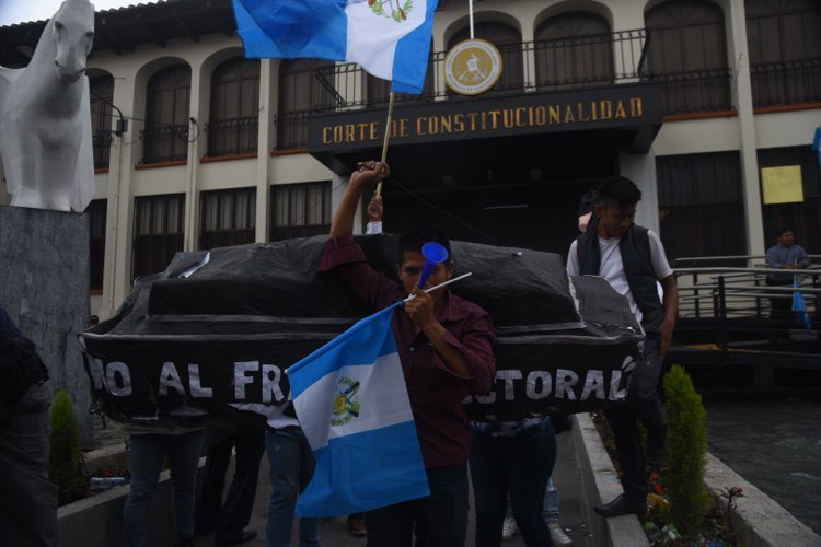 manifestacion-carlos-pineda-cc-emisoras-unidas | 